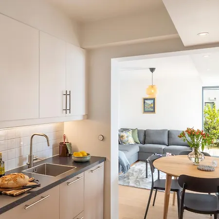 Panoramic View With Private Terrace דירה