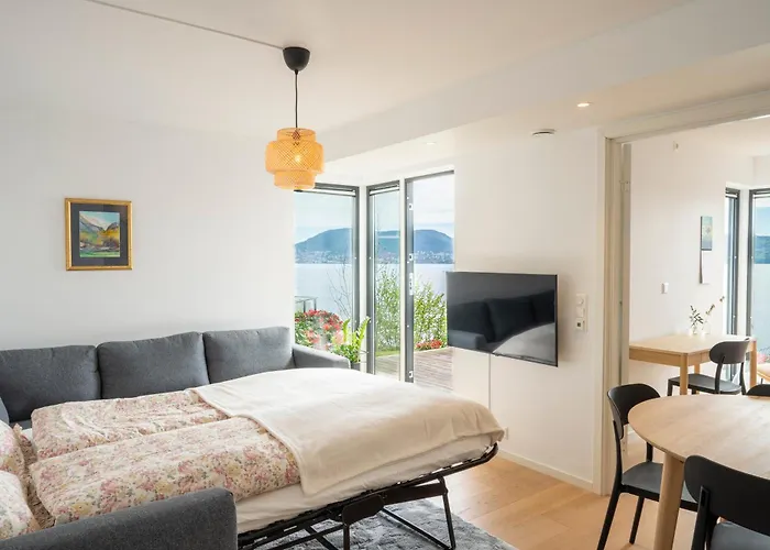 Panoramic View With Private Terrace Appartamento Bergen